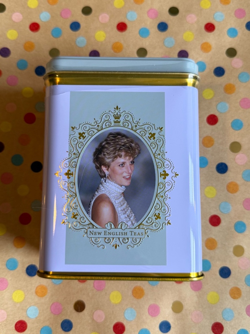 New English Teas Decorative Tea Tin with Princess Portrait - White & Gold